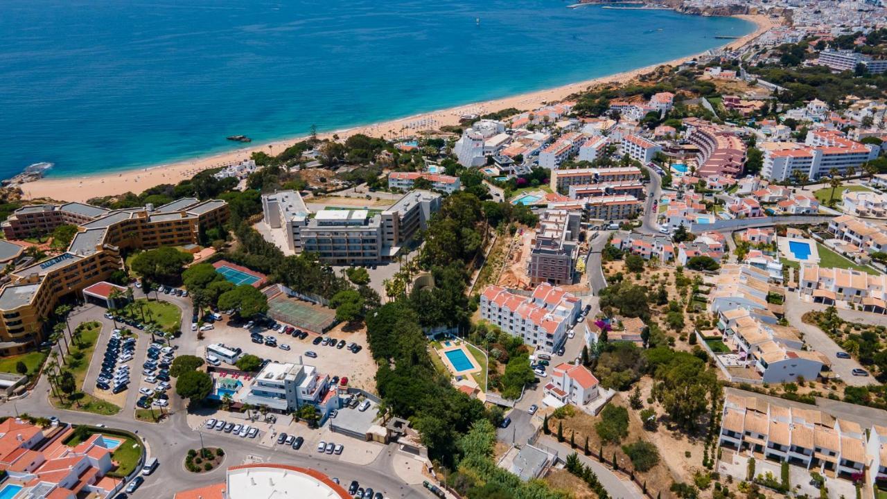 Charming Beachside Apartment W/ Pool By Lovelystay Albufeira Buitenkant foto