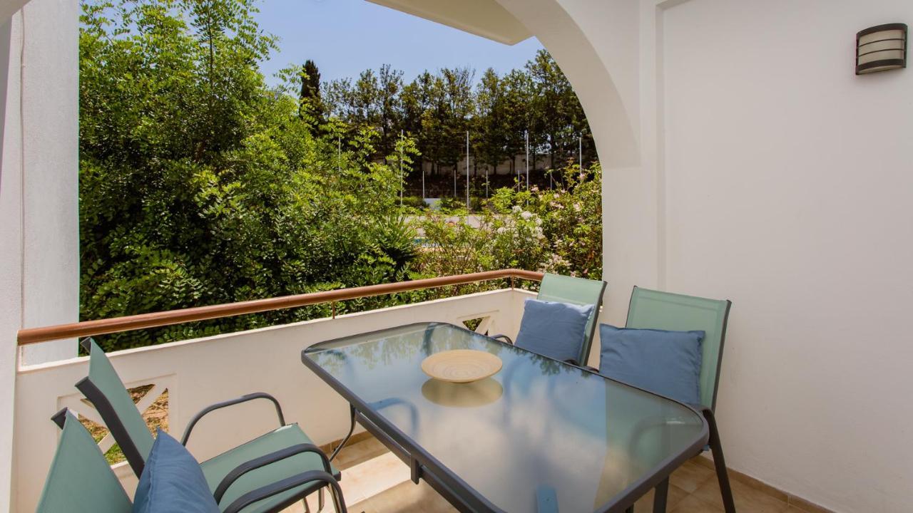 Charming Beachside Apartment W/ Pool By Lovelystay Albufeira Buitenkant foto