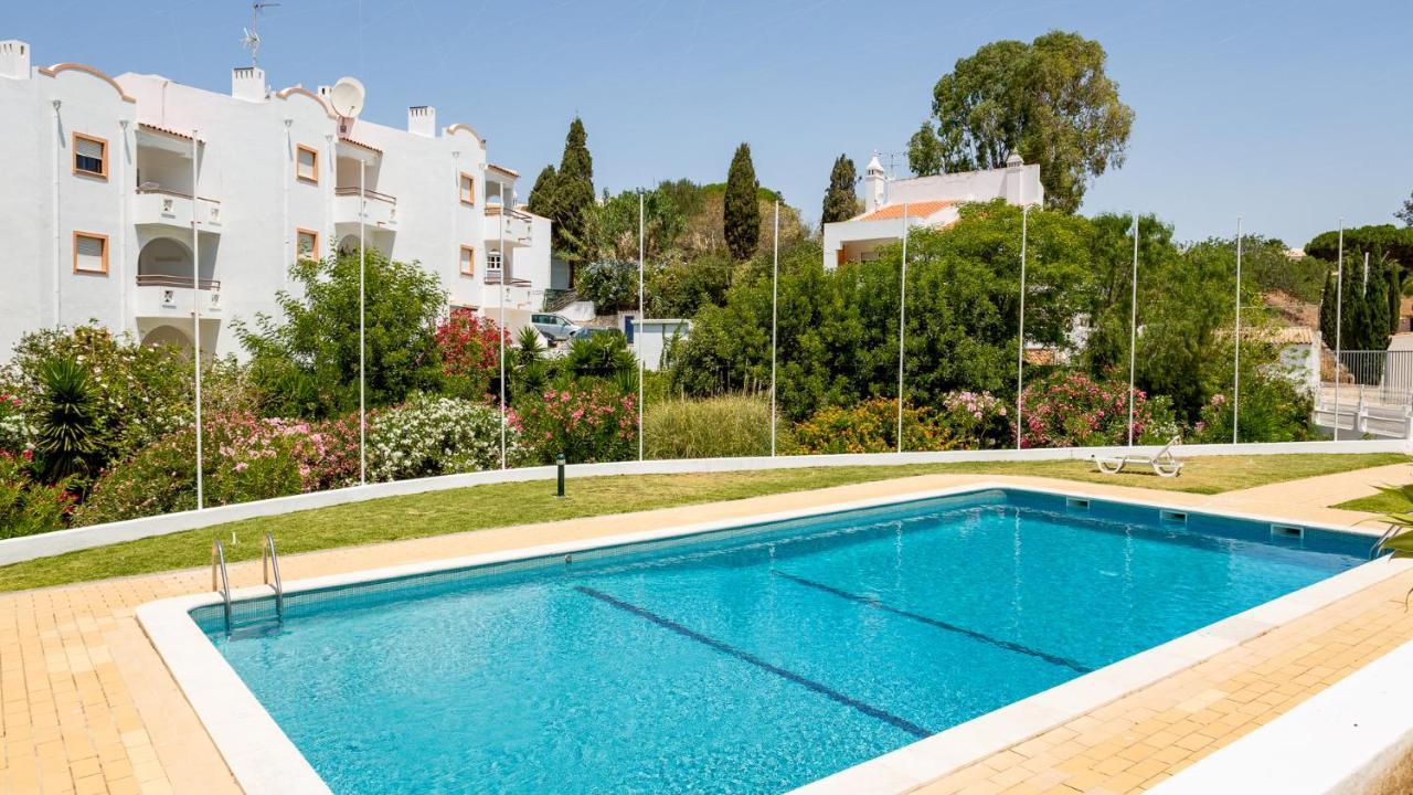 Charming Beachside Apartment W/ Pool By Lovelystay Albufeira Buitenkant foto