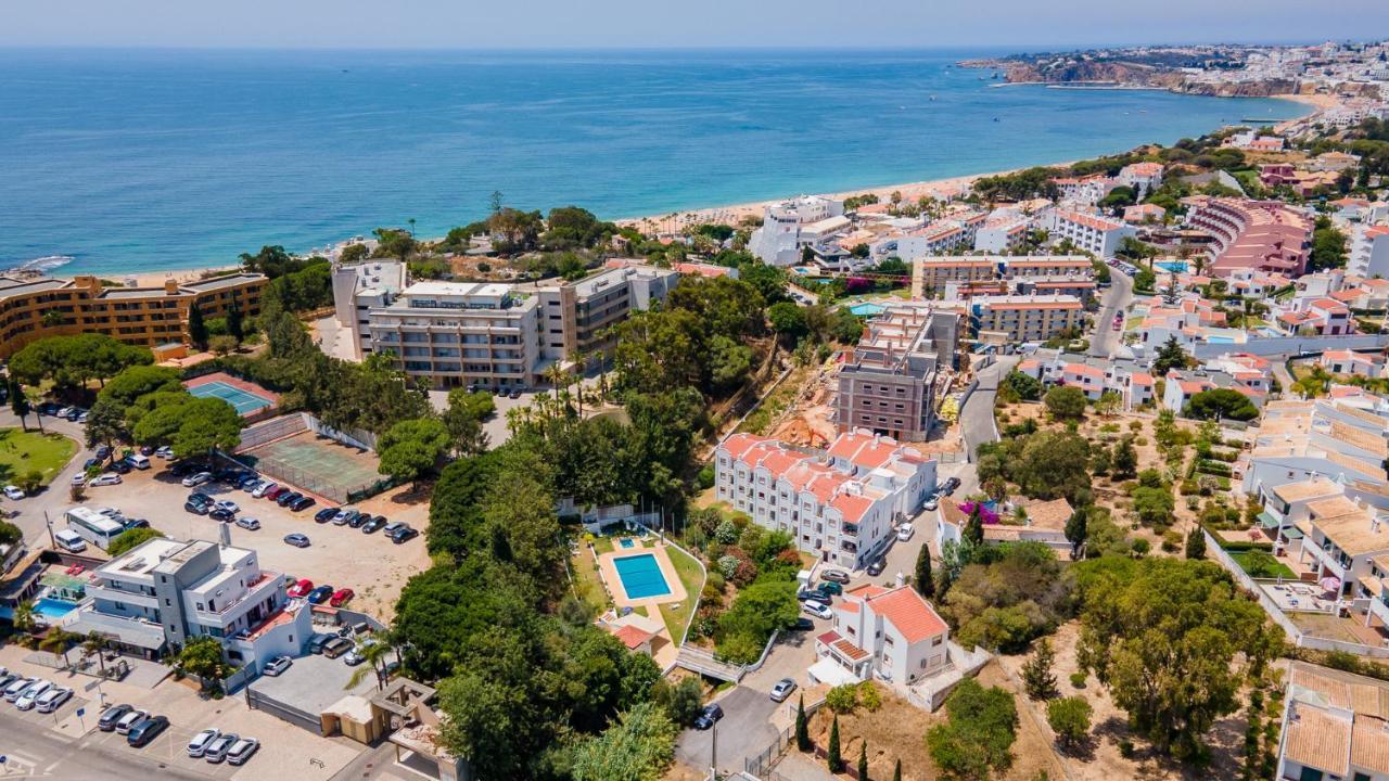 Charming Beachside Apartment W/ Pool By Lovelystay Albufeira Buitenkant foto