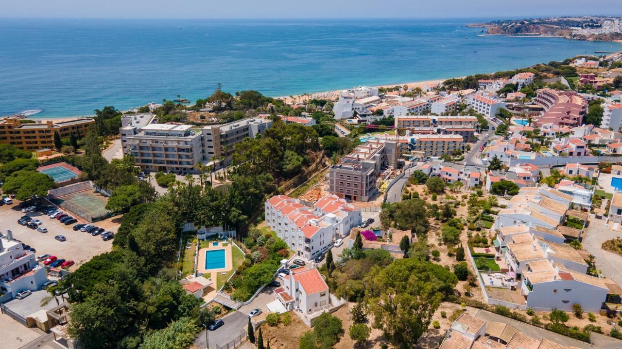 Charming Beachside Apartment W/ Pool By Lovelystay Albufeira Buitenkant foto